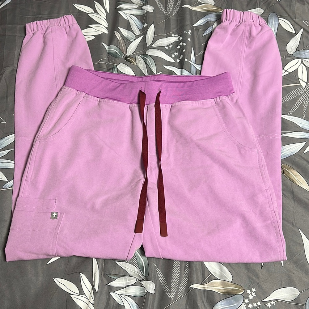 Women’s figs scrub pants